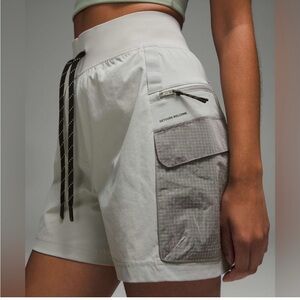 Lululemon Multi-Pocket Cargo High-Rise Hiking Shorts 5” Seal Gray women’s size 8
